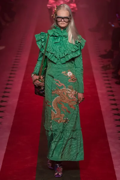 Look 7